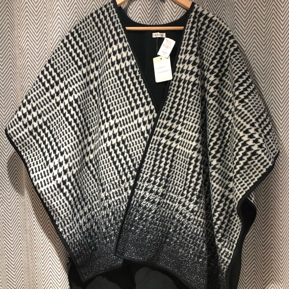 💗💗New Neiman Marcus Poncho💗💗